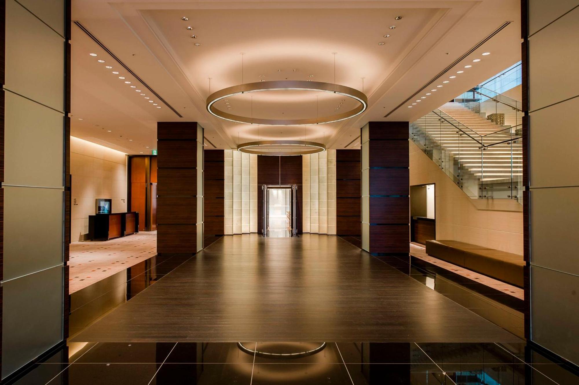 Conrad Tokyo Hotel Exterior foto